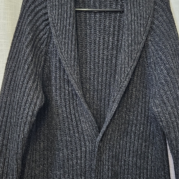 CLAIBORNE SWEATER - Picture 3 of 11